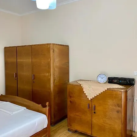 Your Tidy & Affordable Base In Tirane! Lägenhet *