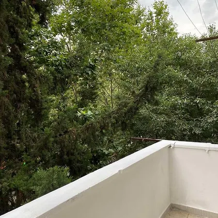 Your Tidy & Affordable Base In Tirane! Apartment