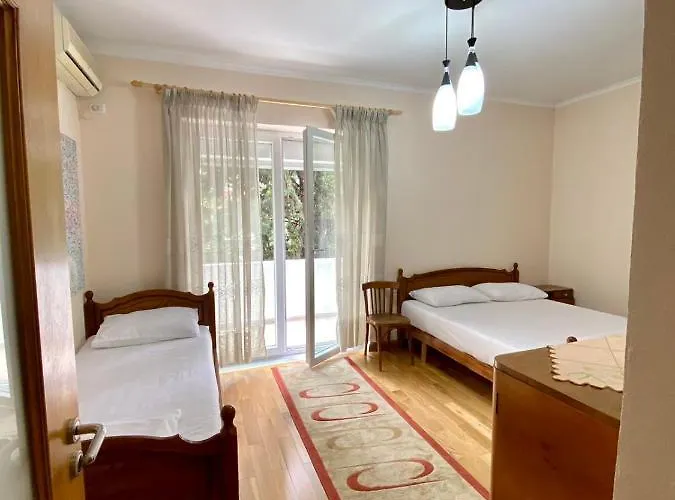 公寓 Your Tidy & Affordable Base In Tirane!