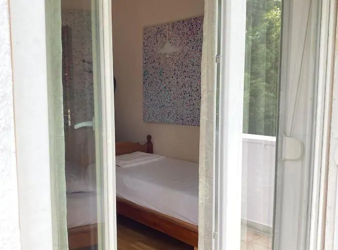 Your Tidy & Affordable Base In Tirane! 公寓